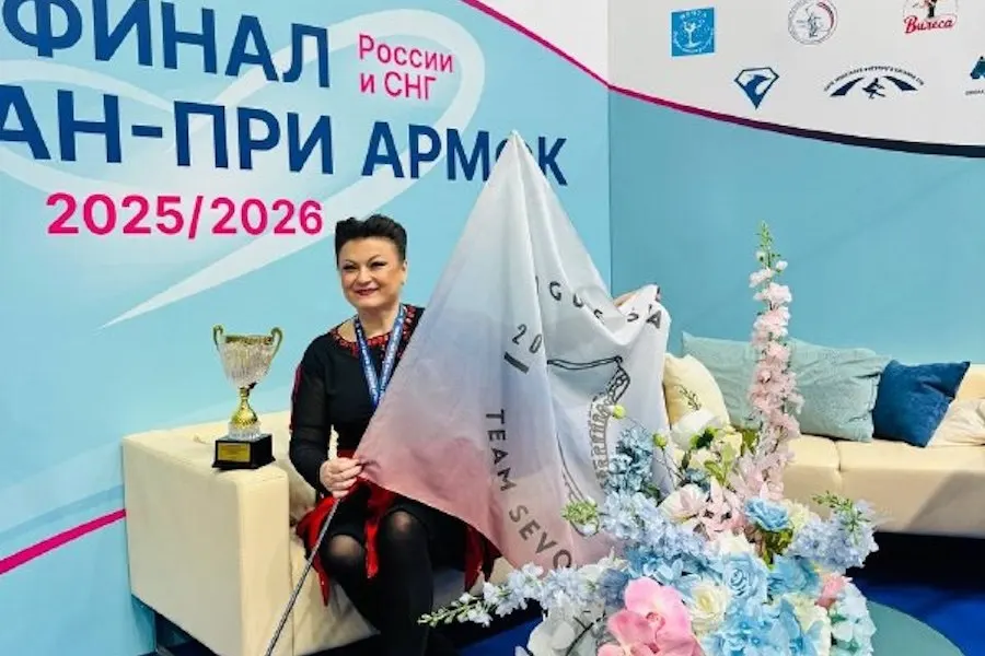 Фигуристка из Калининграда Оксана Теплова стала победительницей финала Гран‑при АРМК среди взрослых спортсменов‑любителей, соревнования прошли в Москве.