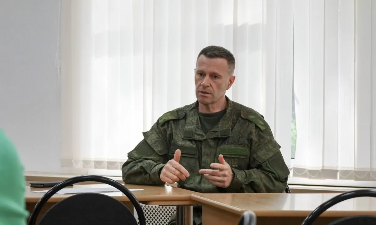 В районе начнут формировать мобильные боевые группы для борьбы с беспилотными системами БАРС — вопрос обсудили военный комиссар и районная администрация.