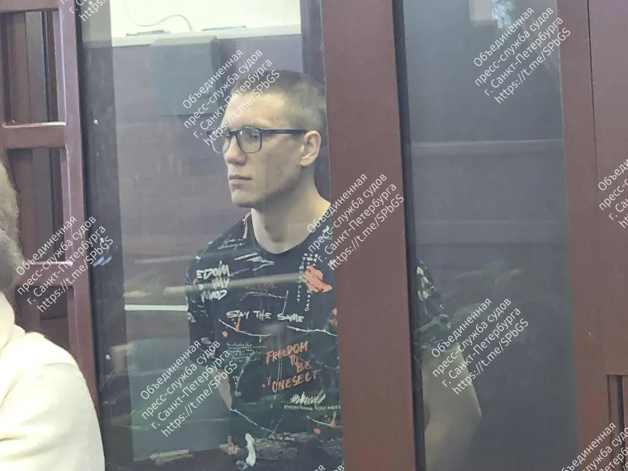 Апелляция в Санкт-Петербурге увеличила наказание на два месяца и уменьшила штраф на 300 тыс. руб. Ранее мужчине назначили 15 лет колонии по ряду тяжких статей.