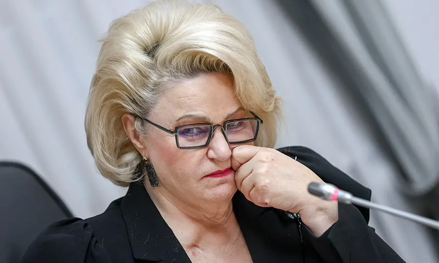 Председатель комитета Госдумы по защите семьи Нина Останина призвала Роскомнадзор и Минцифры ограничить время, которое дети проводят в онлайн‑играх, предложив использовать для этого опыт регулирования Telegram.