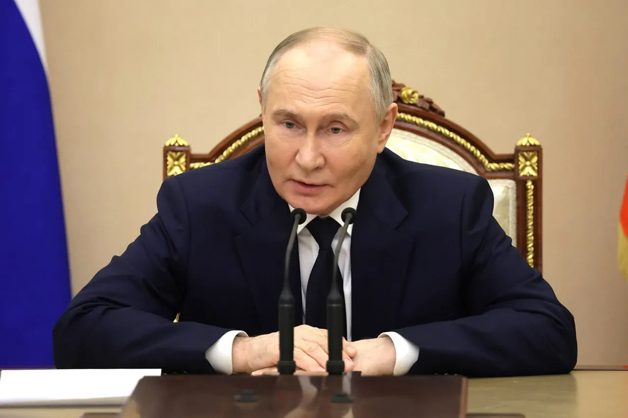 Президент потребовал обеспечить непрерывность строительства двух ледоколов на Балтийском заводе и подчеркнул важность дальнейшего выполнения планов по проекту «Лидер».