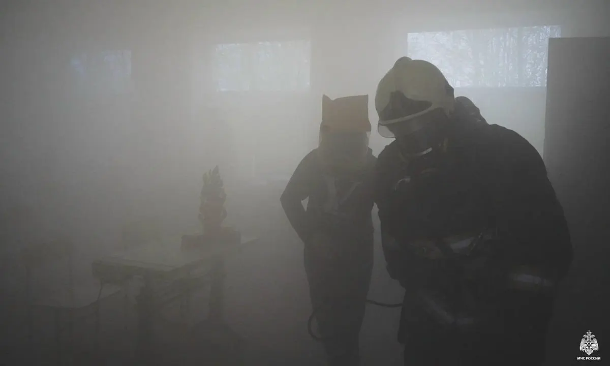 Пожар в доме на Лососинском шоссе 21 июня утром локализовали; эвакуировали двух жителей, пострадавших нет.