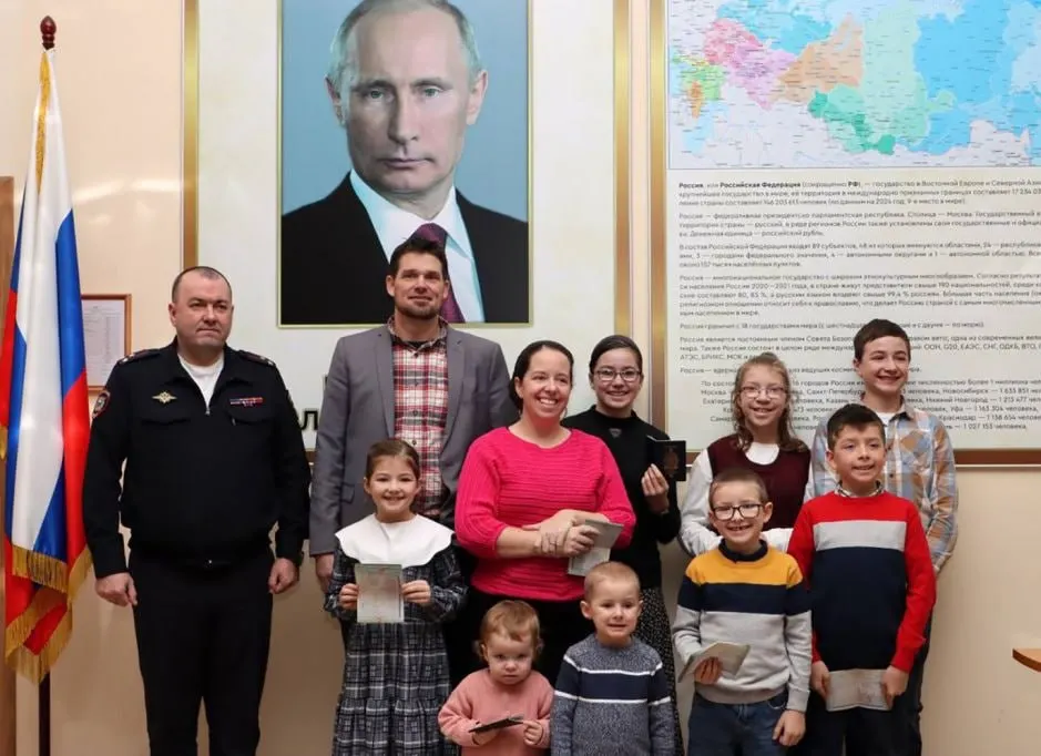 В 2025 году более тысячи иностранцев оформили специальные визы для переезда в Россию — они дают право на упрощённое получение РВП без квот и экзаменов.