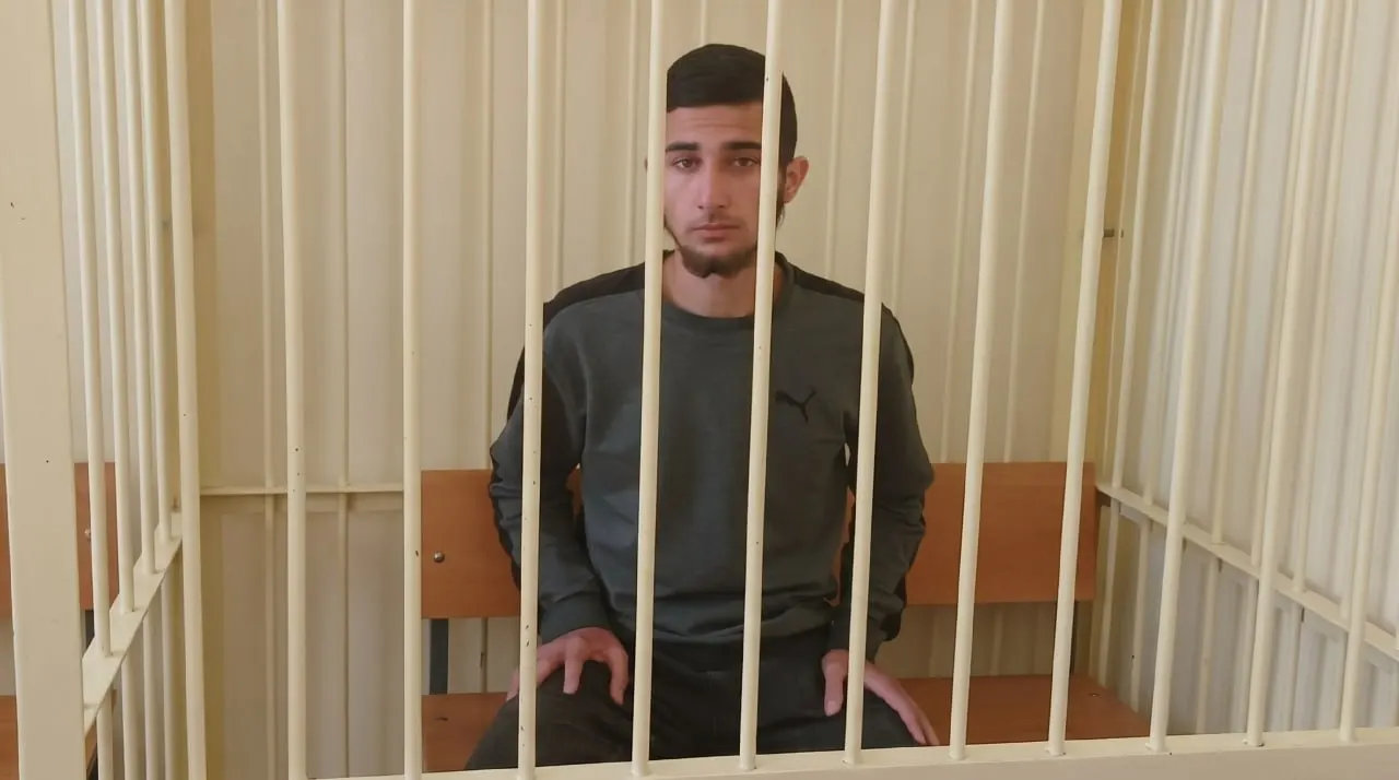 Мать сдала сожителя, подозреваемого в систематическом насилии над её малолетним ребёнком. Врачи зафиксировали множественные ушибы, следствие расследует уголовное дело об истязании.