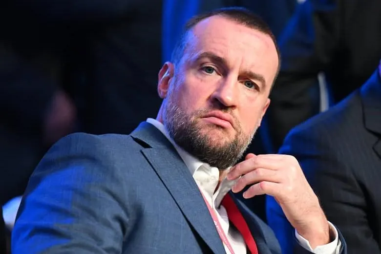 Андрей Патрушев стал совладельцем проекта освоения месторождения Тан в Республике Саха. Оценки запасов достигают сотен тонн, а интерес к активу усиливается на фоне резкого роста мировых цен на золото.
