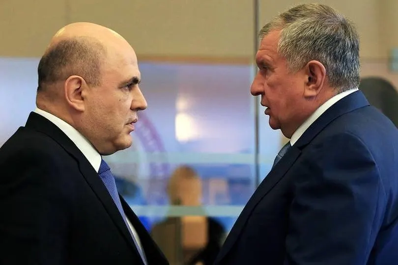 Премьер сообщил, что списание охватит восемь регионов; высвободившиеся средства должны пойти на социальную инфраструктуру, жильё, дороги и инвестиционные проекты при условии целевого использования.