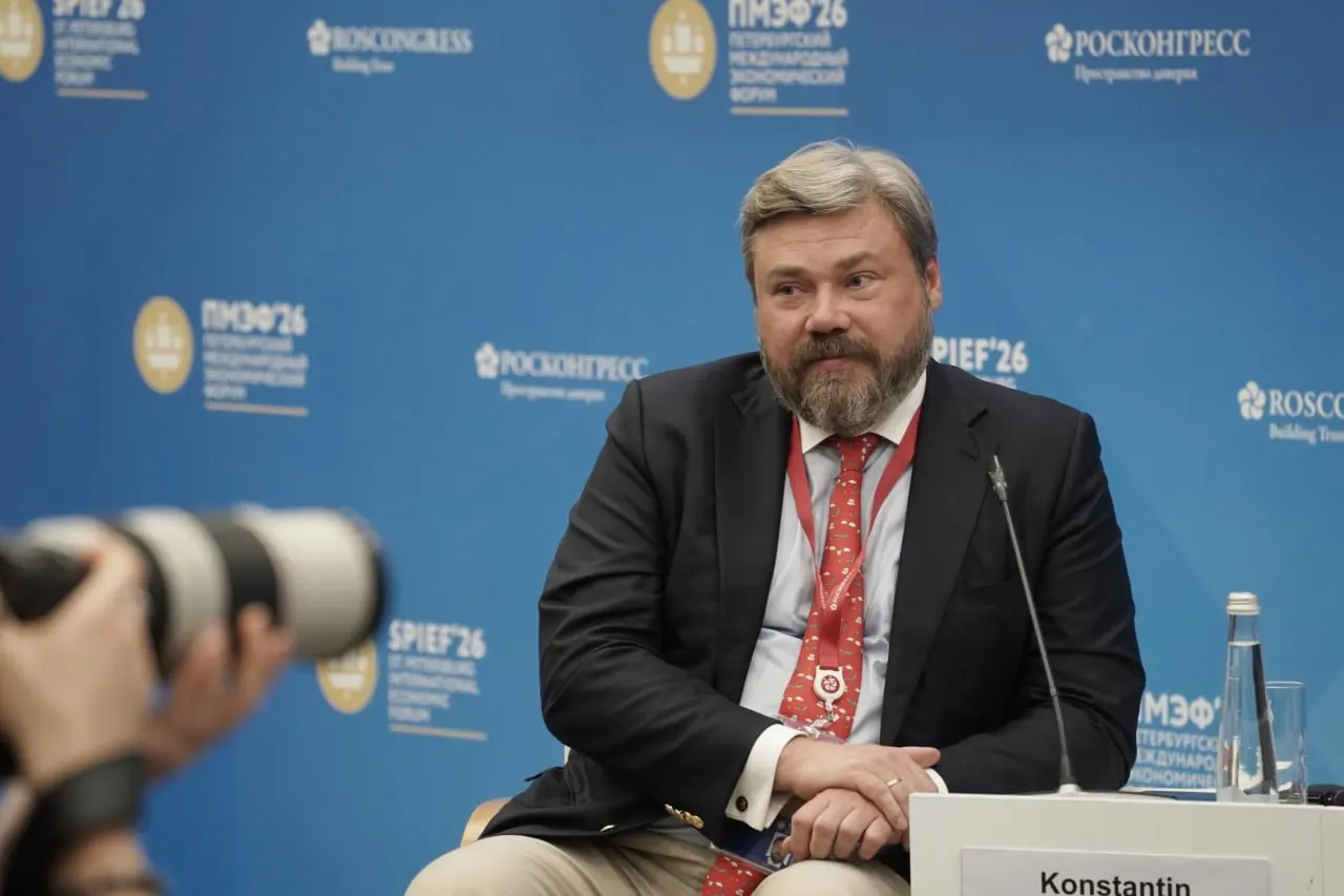 На Петербургском международном экономическом форуме эксперты представили сценарии развития страны до 2050 года — от военных и идеологических рисков до технологического отставания и социальных вызовов.