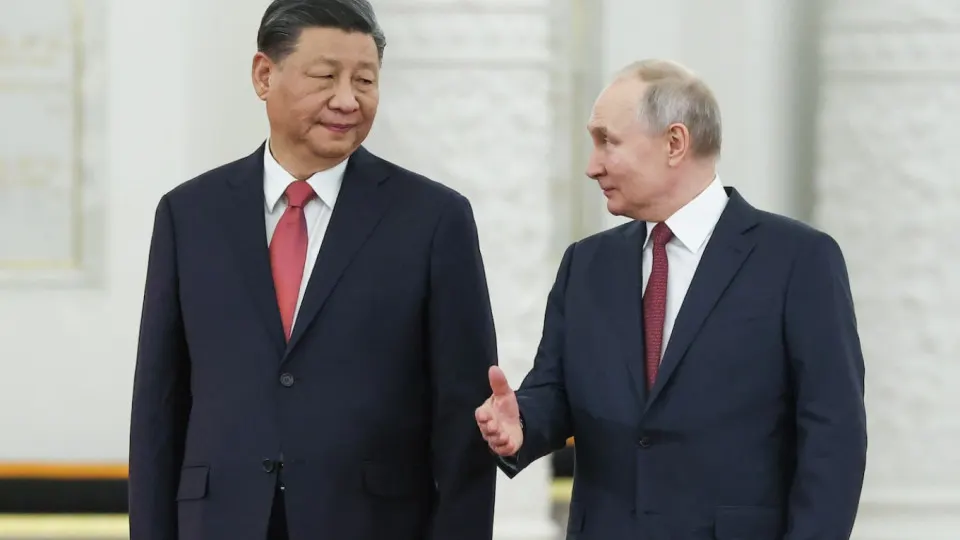На пленарной сессии ПМЭФ президент заявил, что отношения с Китаем равноправны, высокотехнологичный экспорт растёт, а зависимость бюджета от нефти и газа сократилась.