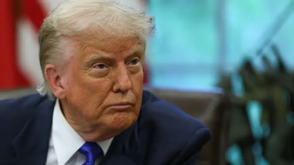 На закрытых переговорах на саммите G7 президент США заявил о готовности нарастить давление на Россию ради завершения войны и потребовал от европейских союзников содействия в разминировании Ормузского пролива. Лидеры обсудили санкции и наращивание поставок ПВО и дальнобойного вооружения для Киева.