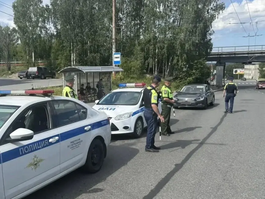 В Петрозаводске прошла акция «Контроль трезвости» с участием Военной автоинспекции. В городском ГАИ сообщили, что такие совместные рейды будут продолжены для повышения безопасности на дорогах.