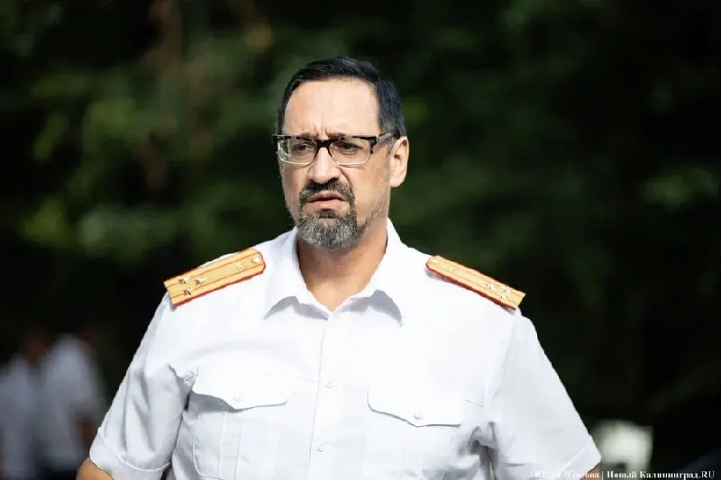 Дмитрий Канонеров заявил, что укомплектованность штата следователей в Калининградской области близка к 98%. По его словам, проблем с кадрами, аналогичных полиции, в ведомстве нет — оставшиеся вакансии связаны в основном с жёстким отбором кандидатов.