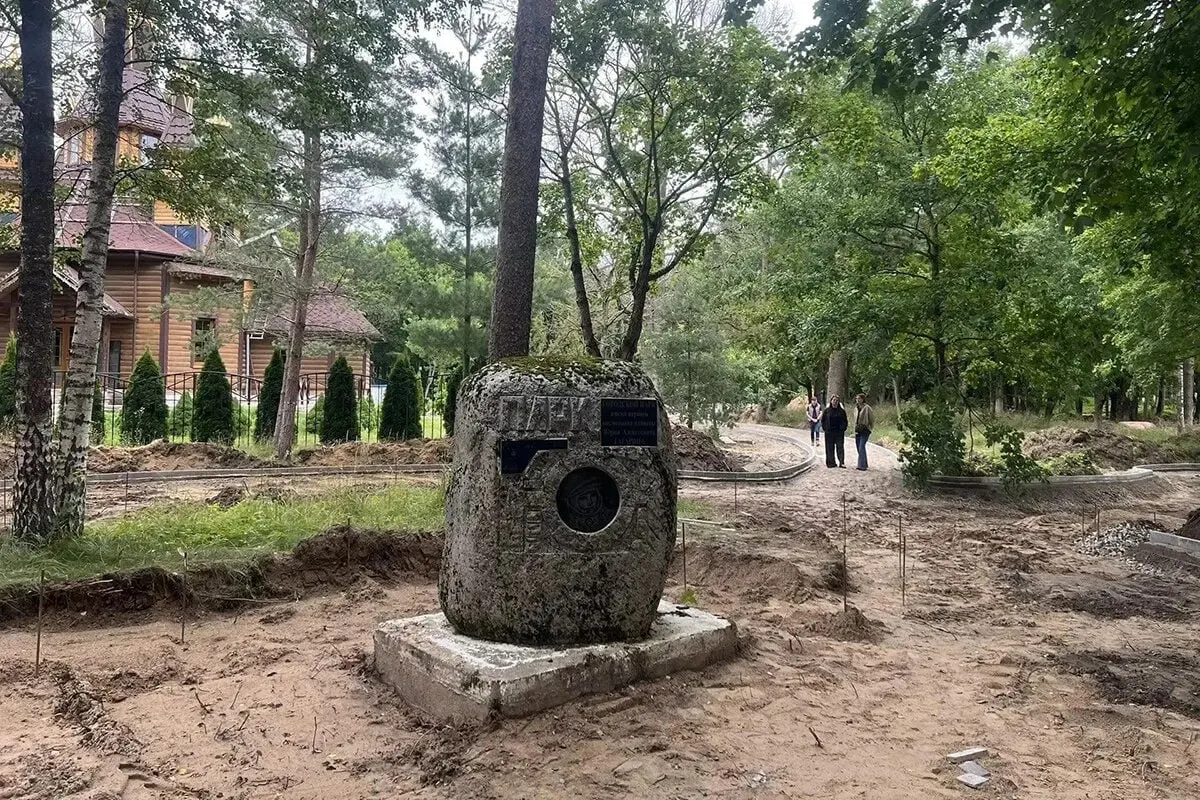 В нескольких муниципалитетах области ведутся работы по созданию и обновлению парков, скверов и набережных: меняются покрытия, монтируют освещение и камеры, готовят площадки для отдыха и спорта.
