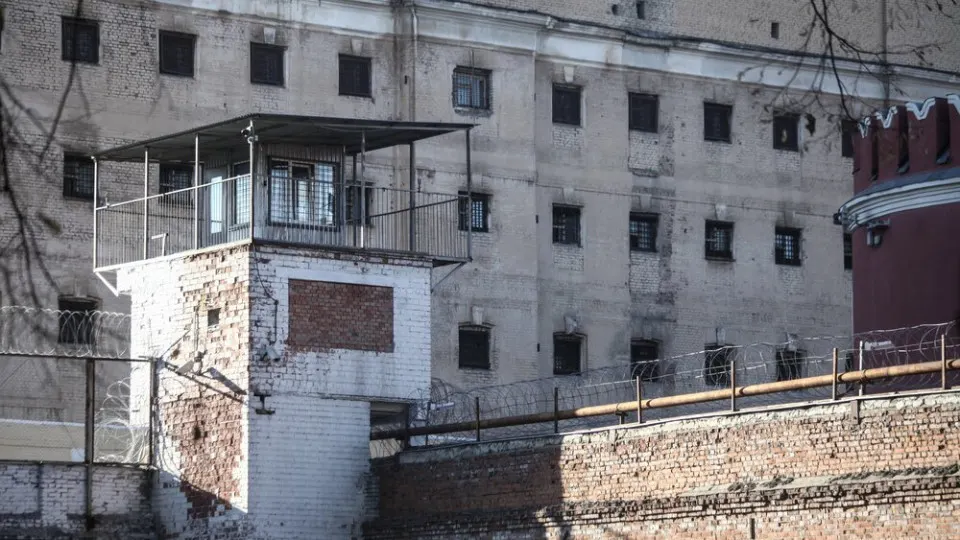 В Госдуму внесён пакет законопроектов, исключающий из запрета на заключение контрактов с Минобороны ряд статей УК, при этом запреты для особо тяжких преступлений сохранятся.
