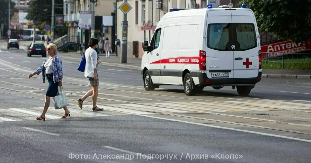 Днём 31 июля на пересечении ул. Шахматной и Липовой аллеи водитель покинул место ДТП; 28‑летнего мужчину с рваной раной головы и закрытой ЧМТ доставили в БСМП.