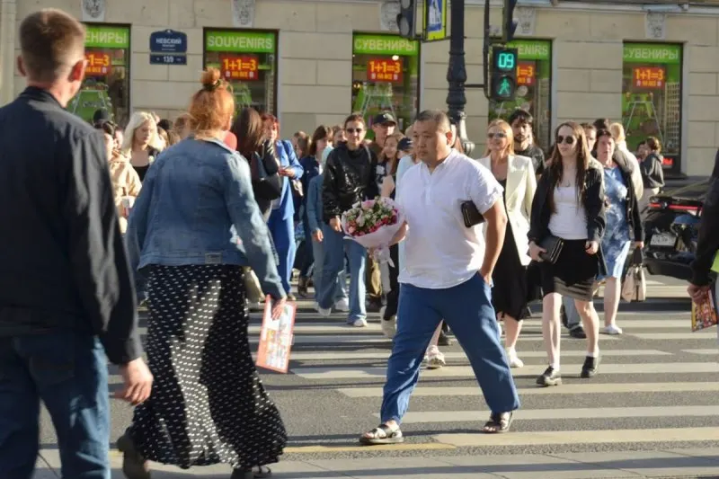 В Петербурге и пригородах 25–26 июля состоится серия праздников и фестивалей — от Дня ВМФ в Кронштадте до международного фестиваля уличных театров на Елагином острове.