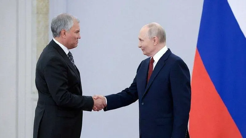 После вручения ордена в Кремле спикер Госдумы отметил успехи в развитии партийной системы, назвал думу единой и закончил выступление словами «Вместе мы победим!».