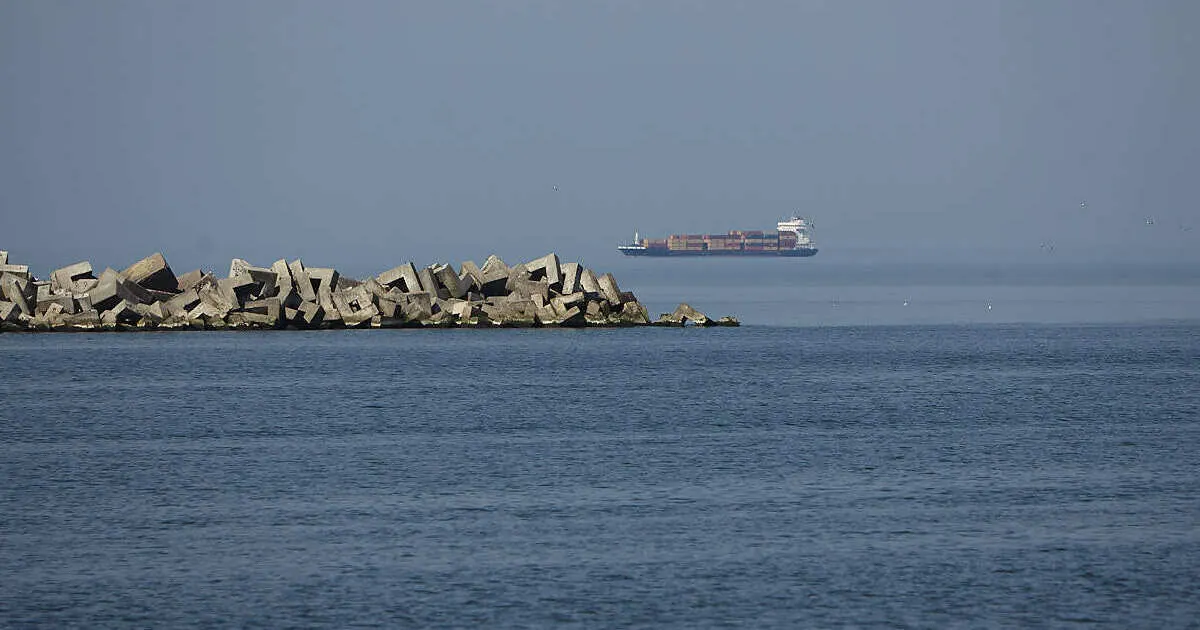 Температура воды в Балтийском море у береговой линии региона снижается — на следующей неделе ожидаются значения около +17–19 °C.