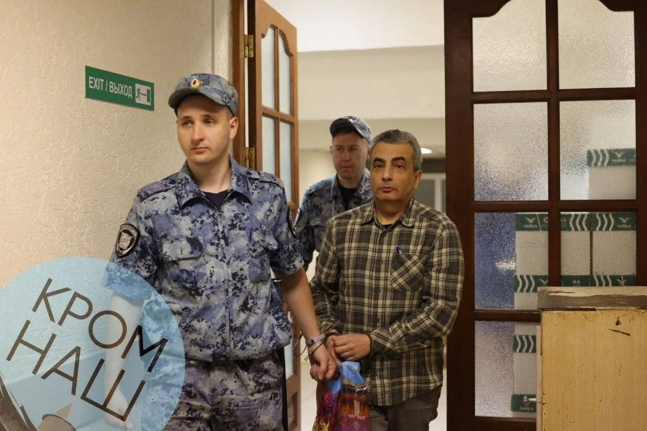 Шлосберг в&nbsp;третий раз&nbsp;ходатайствовал о&nbsp;допуске Виталия Исакова в&nbsp;качестве защитника&nbsp;— суд&nbsp;отказал