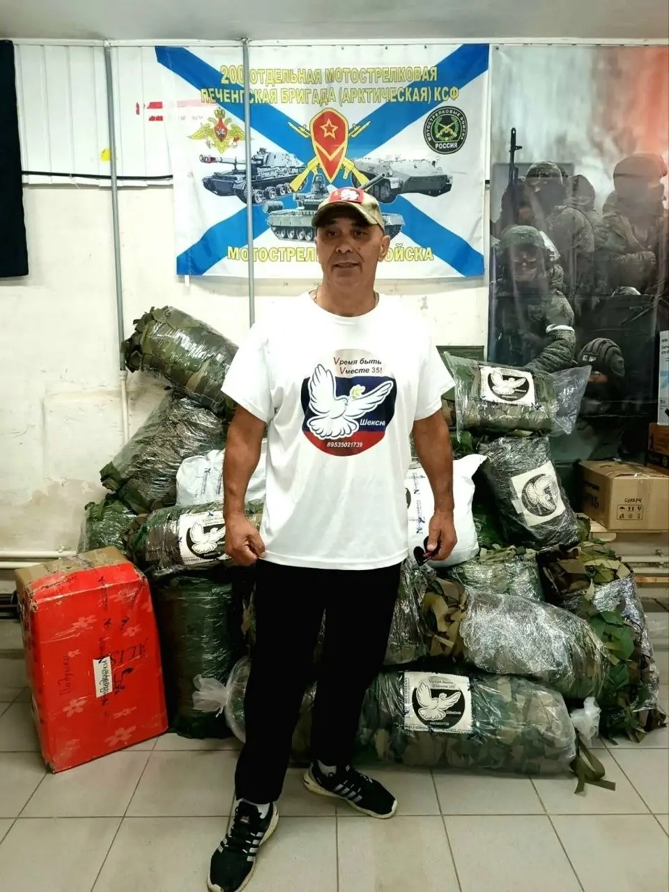 Шекснинский волонтёр Видади Касымов заявил, что бюджетные траты на предвыборные поездки недопустимы и средства лучше направить на гуманитарную помощь и обеспечение военных.