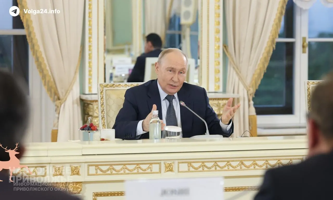 Президент заявил, что проблемы на внутреннем топливном рынке носят временный характер и создаются извне; ВВП за первые пять месяцев вырос на 0,2%, в мае — на 0,3%.