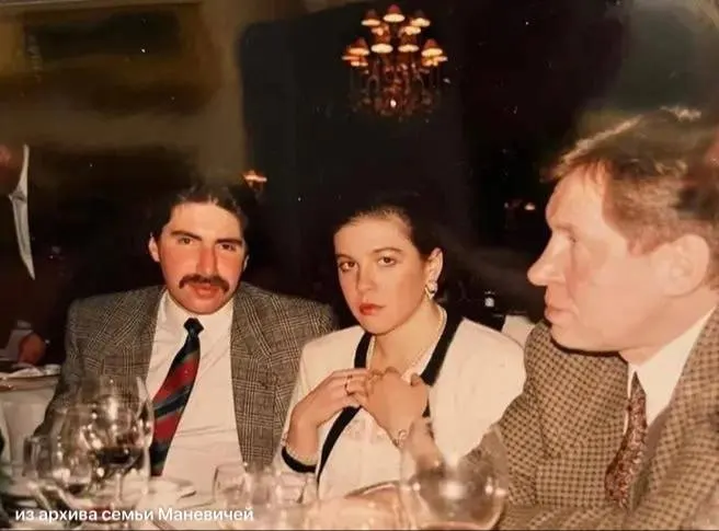 Марина Маневич умерла 12 июля в квартире на улице Рубинштейна. Ей в декабре исполнилось бы 59 лет; последние годы она тяжело болела.