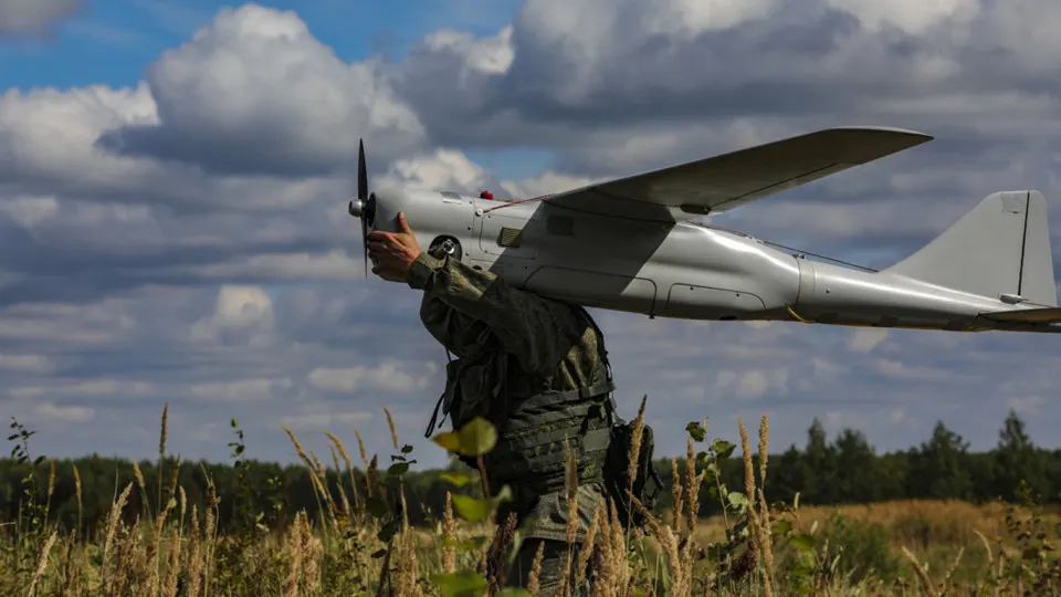 Совместное расследование выявило, что сотрудничество в военной сфере между Москвой и Пекином охватывало автономные боеприпасы, ПВО, космические угрозы и обмен данными с поля боя. Среди предложенных мер — кибератаки, борьба за частоты и даже разрушение спутников Starlink.