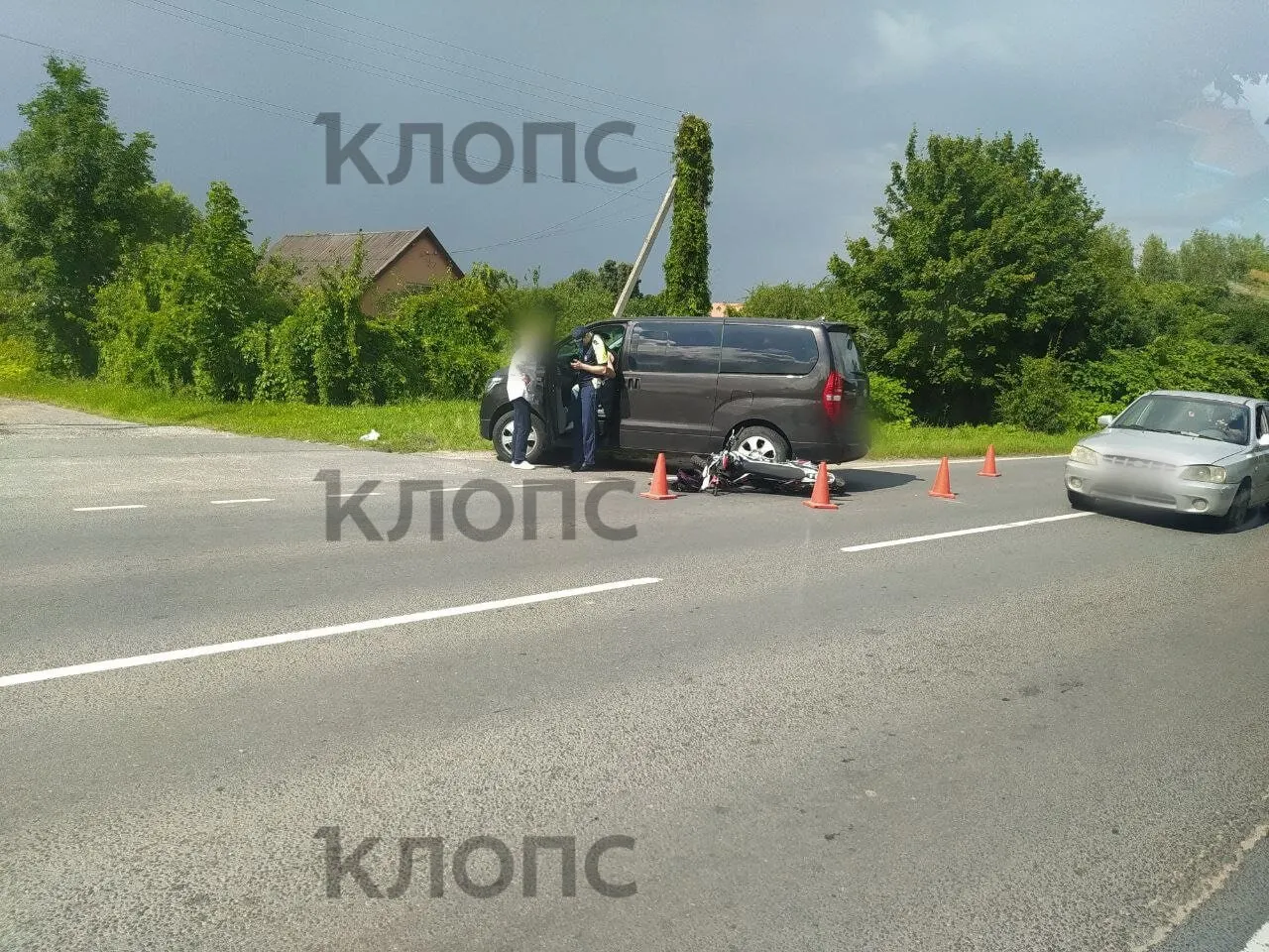 ДТП произошло 23 июля около 13:10 на улице Суворова у дома №143. По данным ГИБДД, перед столкновением водитель Hyundai начал разворачиваться; байкер получил травмы.