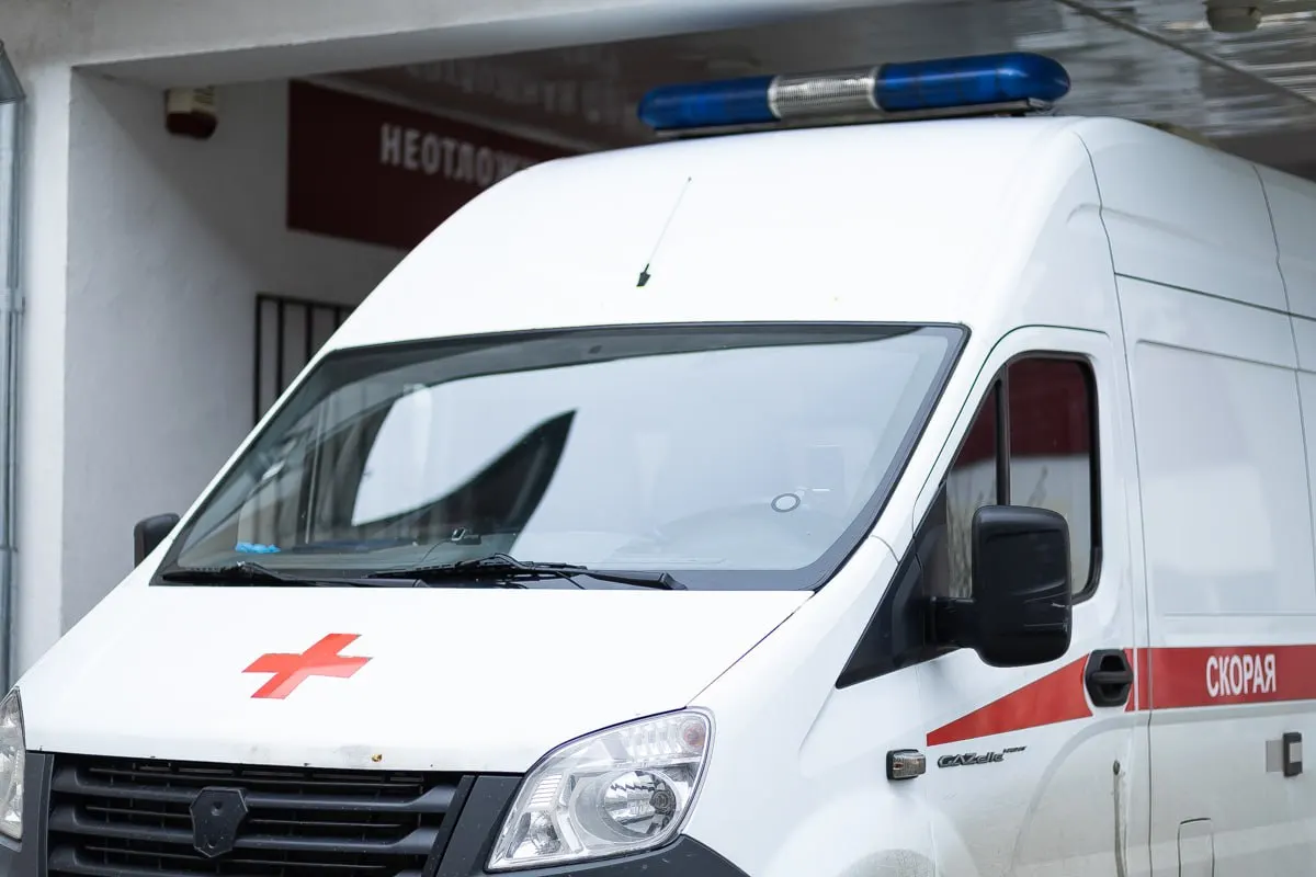 Электронный запрос на поставку топлива для автомобилей скорой помощи в Калининградской области установил литр АИ‑92 по 74,63 рубля — примерно на 5 рублей дороже текущей розницы. Контракт предполагает поставки до конца 2026 года, заявки принимают до 9 июля.