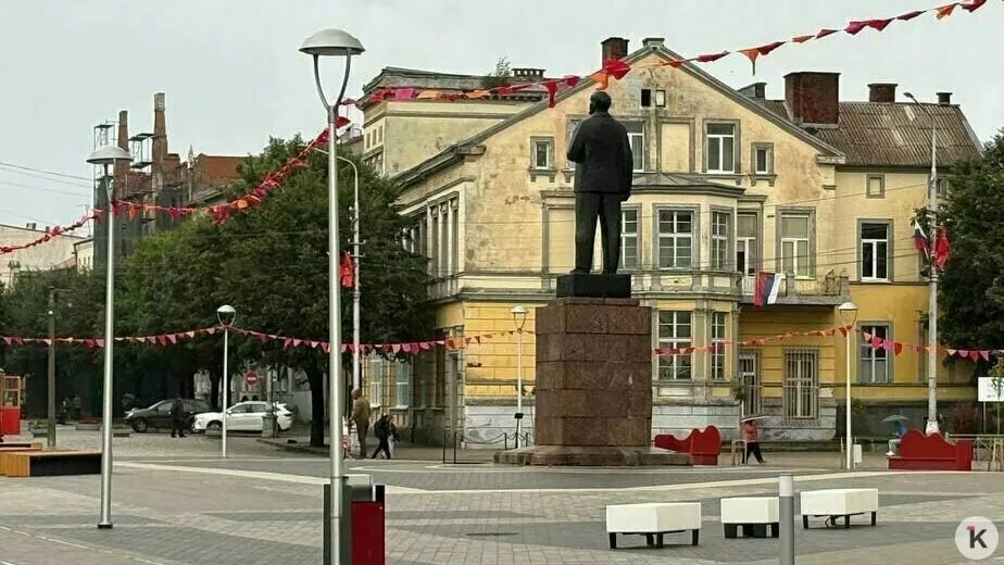 В Советске подходят к завершению работы по благоустройству музея под открытым небом: установлены сцена, павильон для туристско-информационного центра, скамейки, велопарковки и детская площадка. Проект готов на 95%, все выявленные при приёмке недостатки уже устранили.