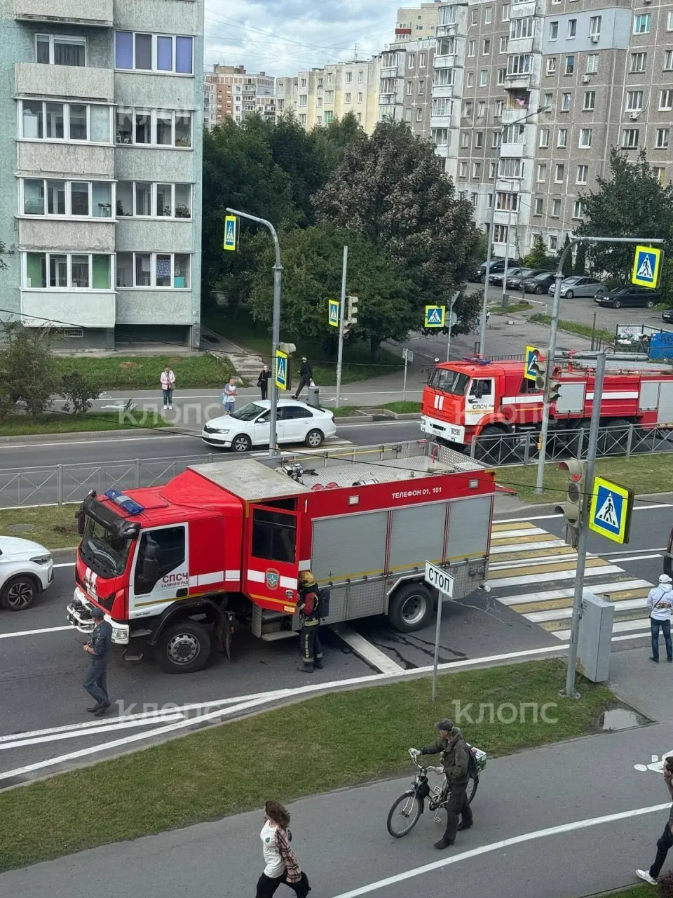 27 июля на улице Генерала Челнокова рядом с ТЦ «Экватор» загорелся автомобиль. На место прибыли несколько расчётов МЧС, по предварительным данным пострадавших нет.