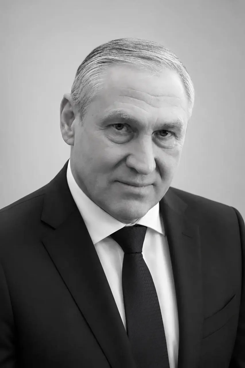 Виктор Миненко проходил лечение от онкологического заболевания. Он руководил избирательной комиссией Санкт‑Петербурга в 2018–2020 годах и покинул пост после конфликта с Центральной избирательной комиссией.