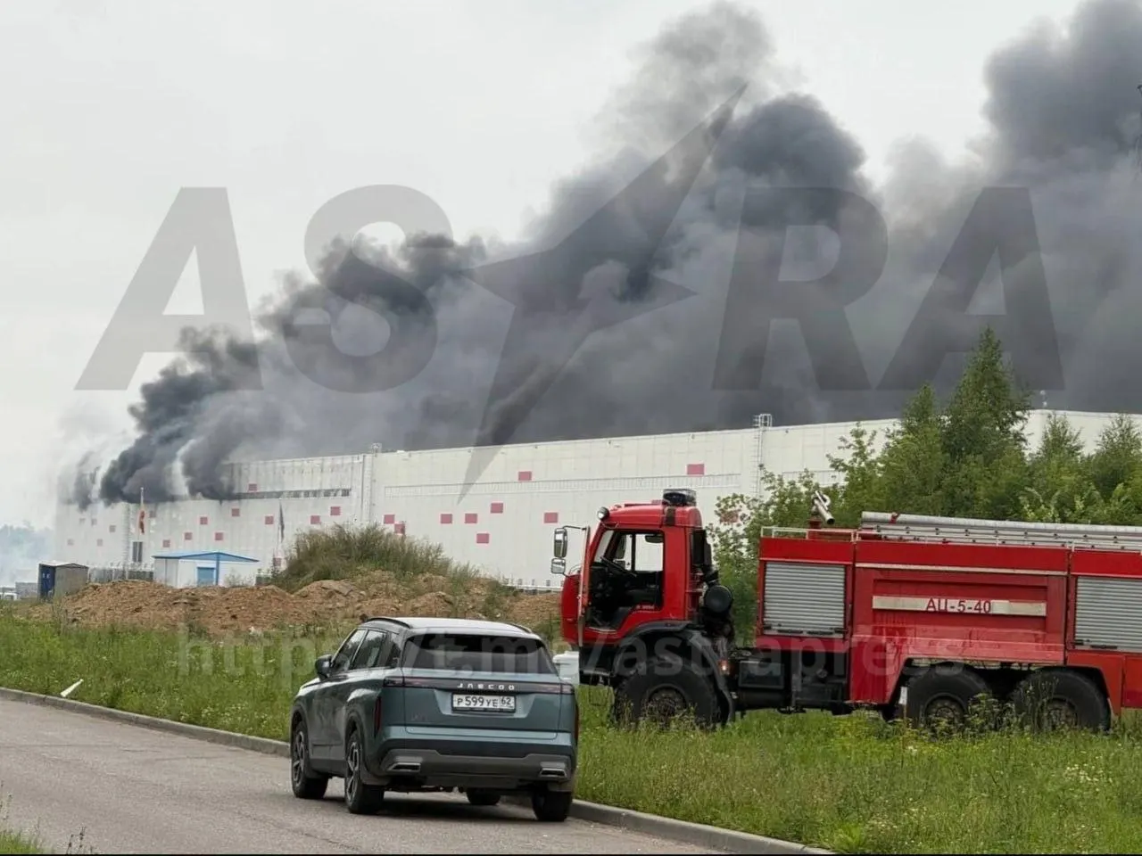 Ночная сводка: атаки дронов в Рязанской области вызвали пожар и ранения; удары повредили объекты в Таганроге. В Иркутской области прошли задержания, в Москве — арест кандидата в депутаты, в крупном издательстве — уходы сотрудников из‑за ужесточения правил.