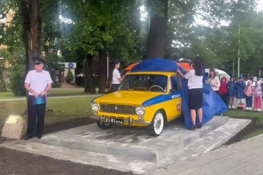 Автомобиль перегнали во двор управления из‑за «технической неисправности» — в ведомстве обещают, что он вернётся на место.