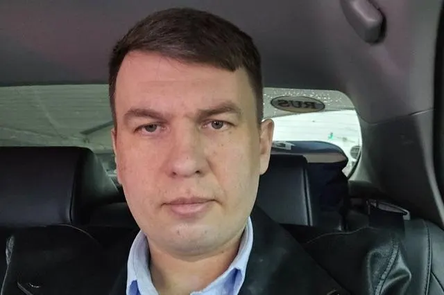 Басманный суд Москвы поместил в следственный изолятор блогера Илью Ремесло по обвинению в распространении заведомо ложной информации о российской армии. Ему вменяют часть 2 статьи 207.3 УК РФ, наказание по которой — до 10 лет лишения свободы.