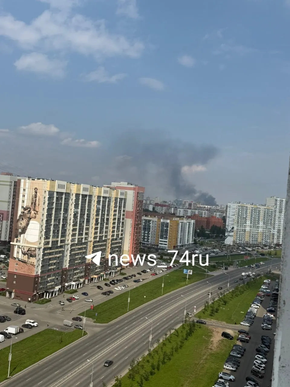 На территории базы приема металлолома произошёл пожар: загорелась старая бытовая техника, пожарные локализовали очаг, угрозы населению нет.