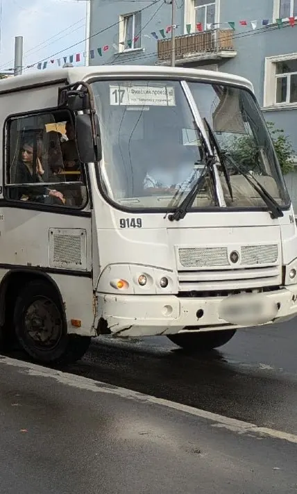 Петрозаводчанин подал заявление в Роспотребнадзор Карелии с просьбой проверить законность различий в стоимости проезда на маршруте №17 в зависимости от способа оплаты.