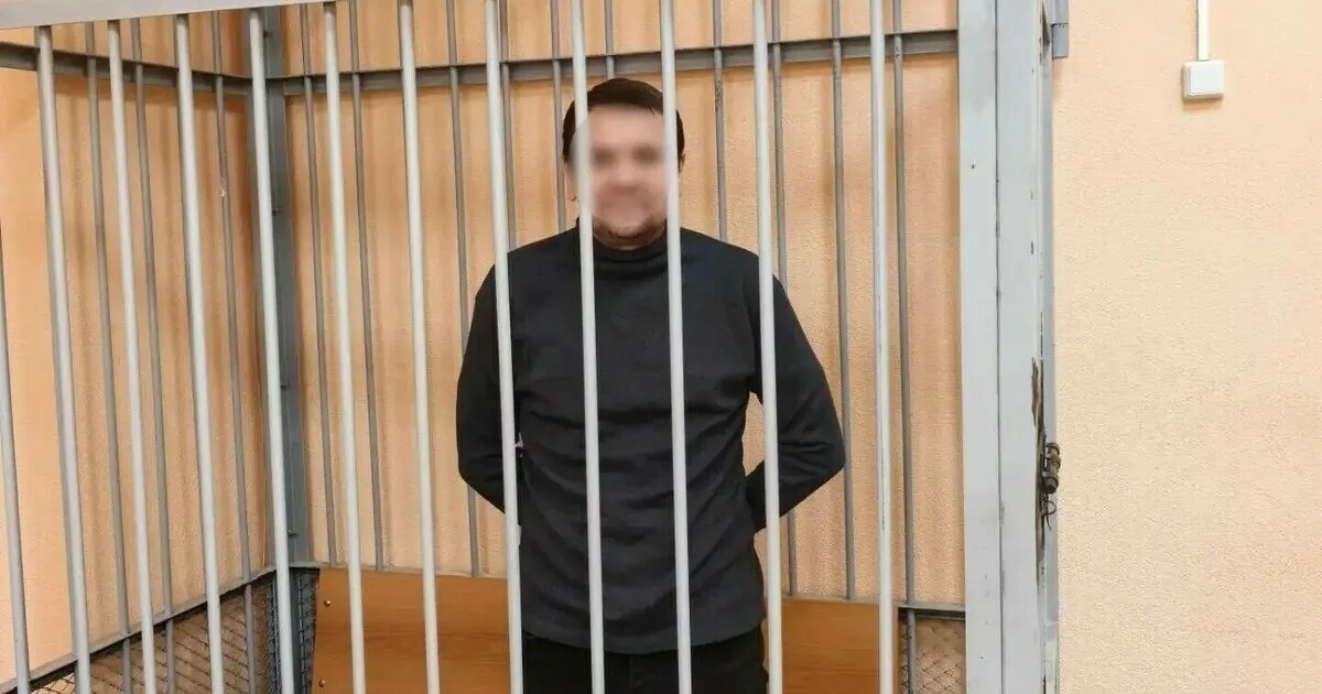 Во время конфликта из-за денег на улице Черниговской в Калининграде мужчина ударил ножом знакомого в грудь; пострадавший получил травму сердца и был спасён благодаря оказанной медицинской помощи. Приговор — семь лет колонии строгого режима, он пока не вступил в силу.