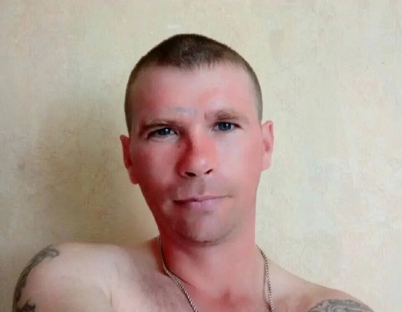 Разыскивают мужчину 1984 года рождения с задолженностью по алиментам свыше 2,5 млн рублей; просят сообщать сведения о местонахождении.