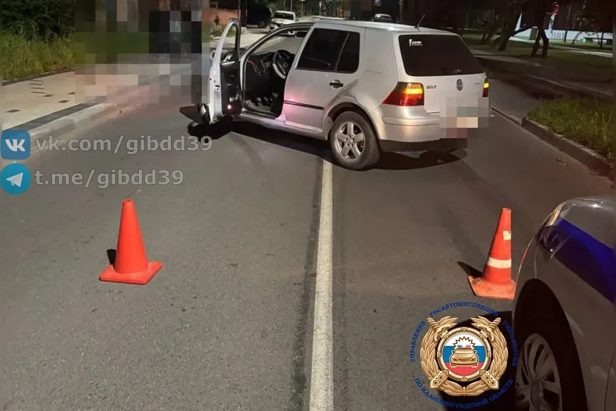 В Калининграде пятилетняя велосипедистка пострадала после наезда автомобиля без водительского удостоверения; ведётся расследование обстоятельств.