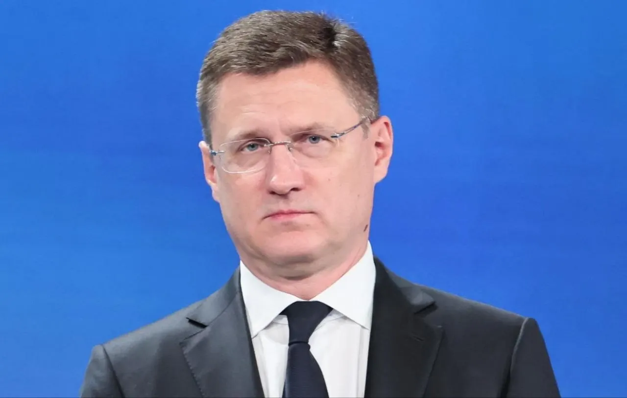 Кабмин поручил Минэнерго и ФАС усилить контроль за ценами на независимые заправочные станции.