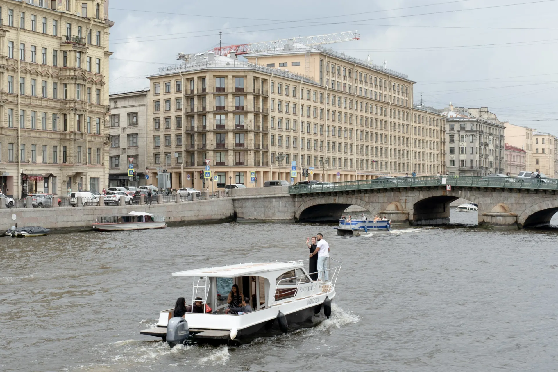 В Петербурге вынесли приговор по делу поджога отделения Сбербанка; на складе Ozon погиб 16-летний подросток. В России и мире происходят новые события.