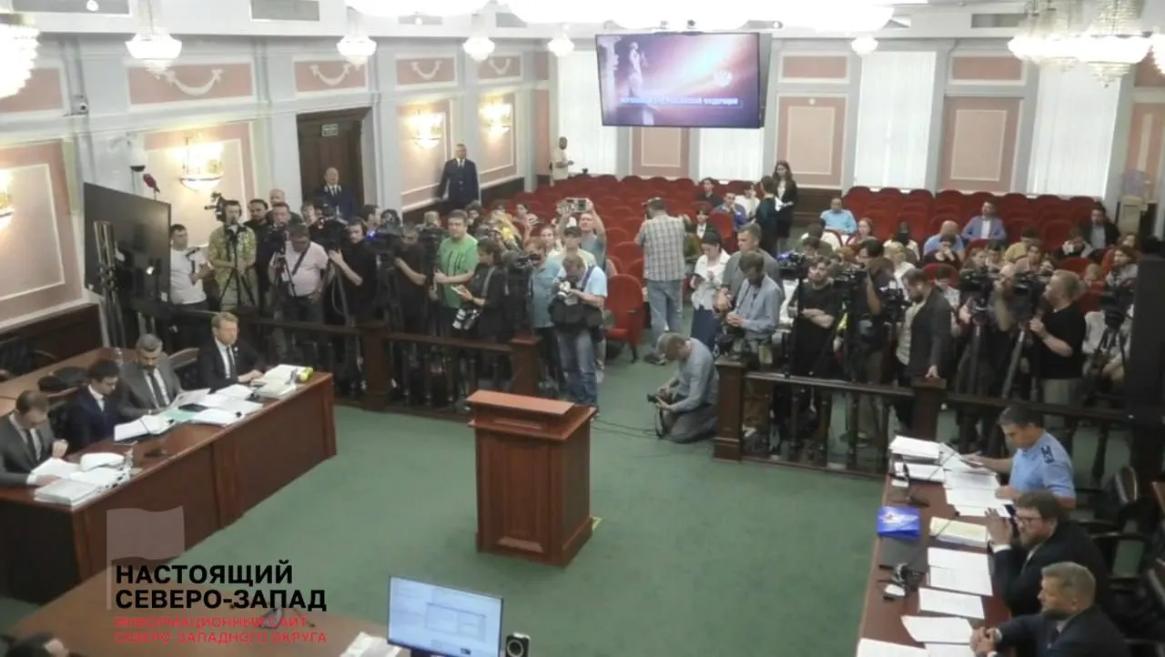 На слушании обсуждаются претензии и возможные последствия для регистрации списка, решение суда может повлиять на дальнейшее участие партии в выборах.
