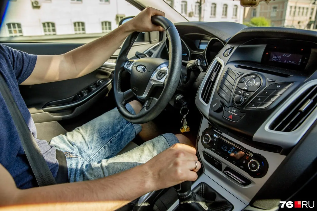 По данным Российского союза автостраховщиков, рейтинг учитывает долю водителей, получивших максимальную скидку по ОСАГО за безаварийную езду; лидеры — Москва, Санкт-Петербург и Пермский край, Самара — 45,1%.