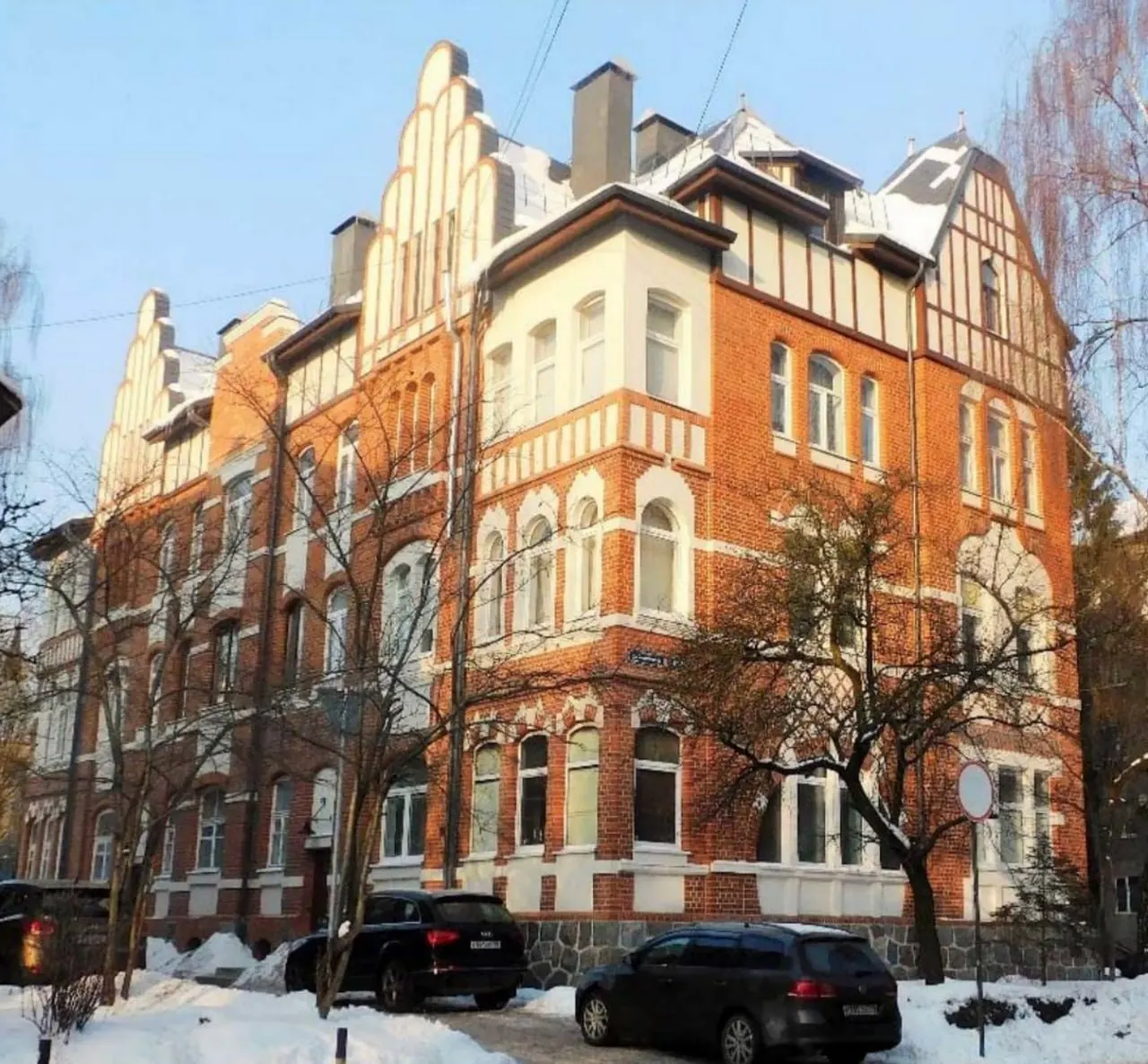 Дом 1907 года постройки на улице Зоологической в Калининграде включён в единый реестр объектов культурного наследия как объект местного значения. Одновременно здание исключили из ранее действовавшего перечня памятников; установлен предмет охраны и границы территории.