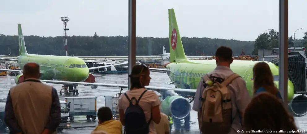 Правительство планирует увеличить число запретных зон для полетов, затронув критически важную инфраструктуру; меры распространяются на все виды воздушных судов и могут повлиять на авиацию, повышая риски непреднамеренного нарушения.