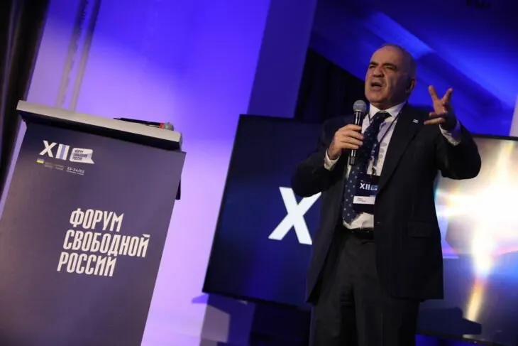 Заявители считают, что голосование носит иллюзорный характер и направлено на легитимацию оккупационных территорий, призывы к участию — неискренниe.
