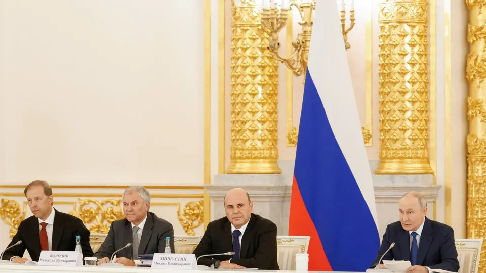 Правительство и регионы нацелены на повышение занятости вернувшихся с фронта через кадровые инициативы, обязательства перед бизнесом и поддержку в МВД.