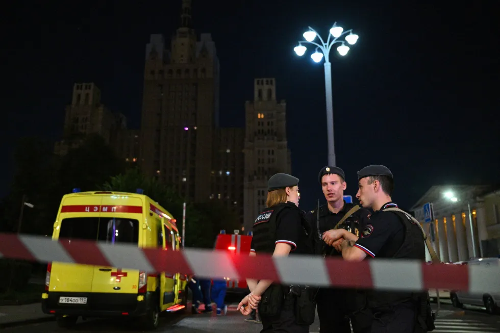 В московском ресторане Balzi Rossi произошёл взрыв. Погибли пять человек, десятки пострадали. Расследование ведётся; рассматриваются версии теракта и нарушения в области безопасности.