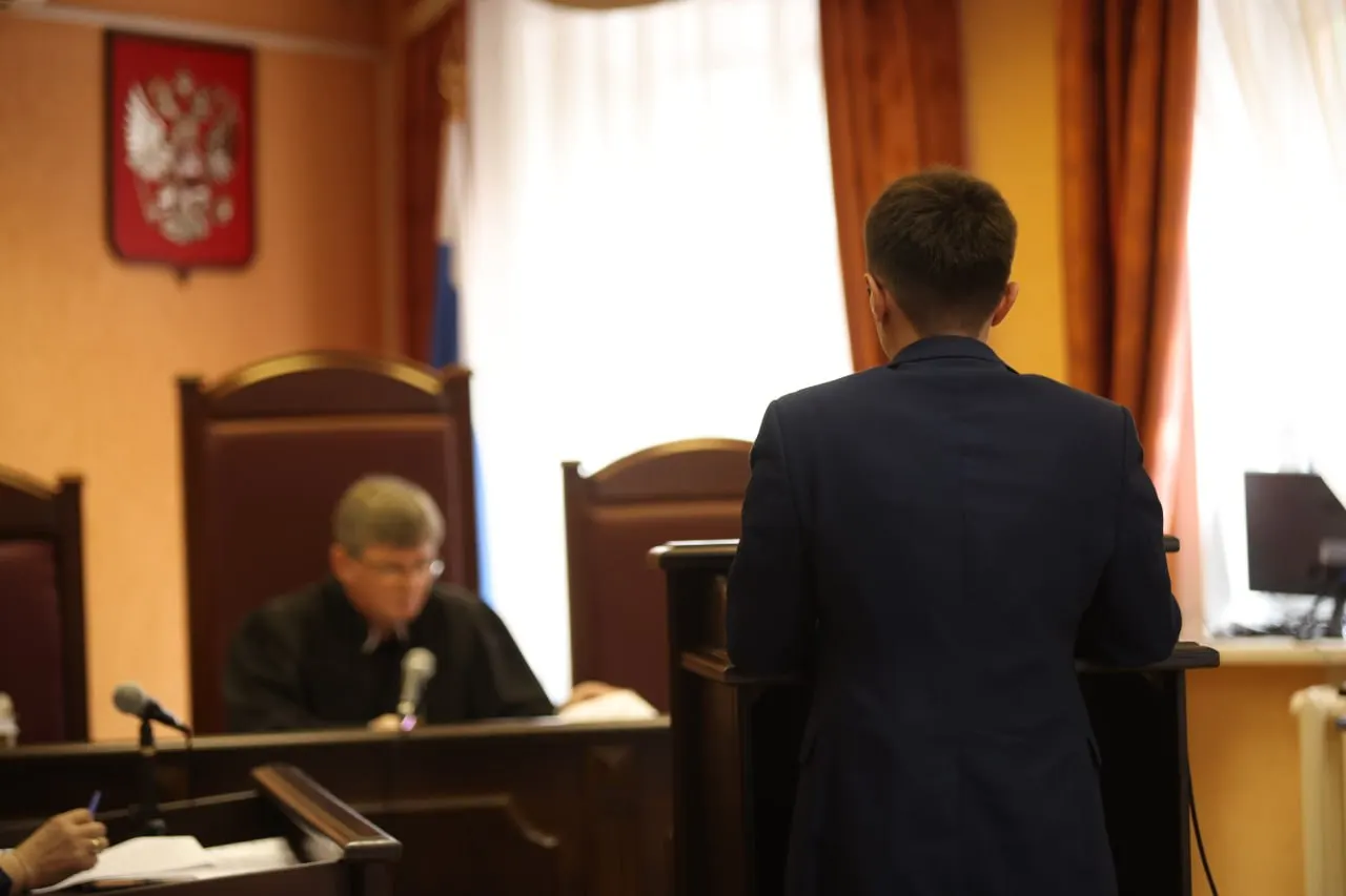 Суд снял региональный список партии «Яблоко» с выборов из-за отсутствия оттиска печати на доверенности; региональная структура утратила представительство.
