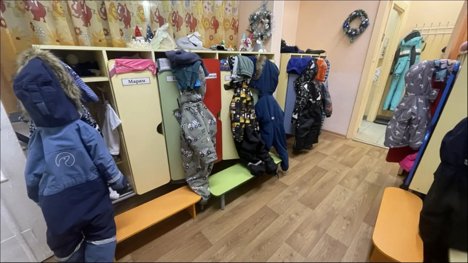 Родители жалуются на отсутствие в садах поддержки для диабетиков: медперсонал отказывается измерять сахар и делать инъекции, что вынуждает их часто ездить в сад. В регионе обсуждают меры поддержки.